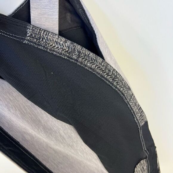 Lululemon Cross Back Sleeveless Workout Bra Tank Top Light Gray Black size 8 - Picture 8 of 12